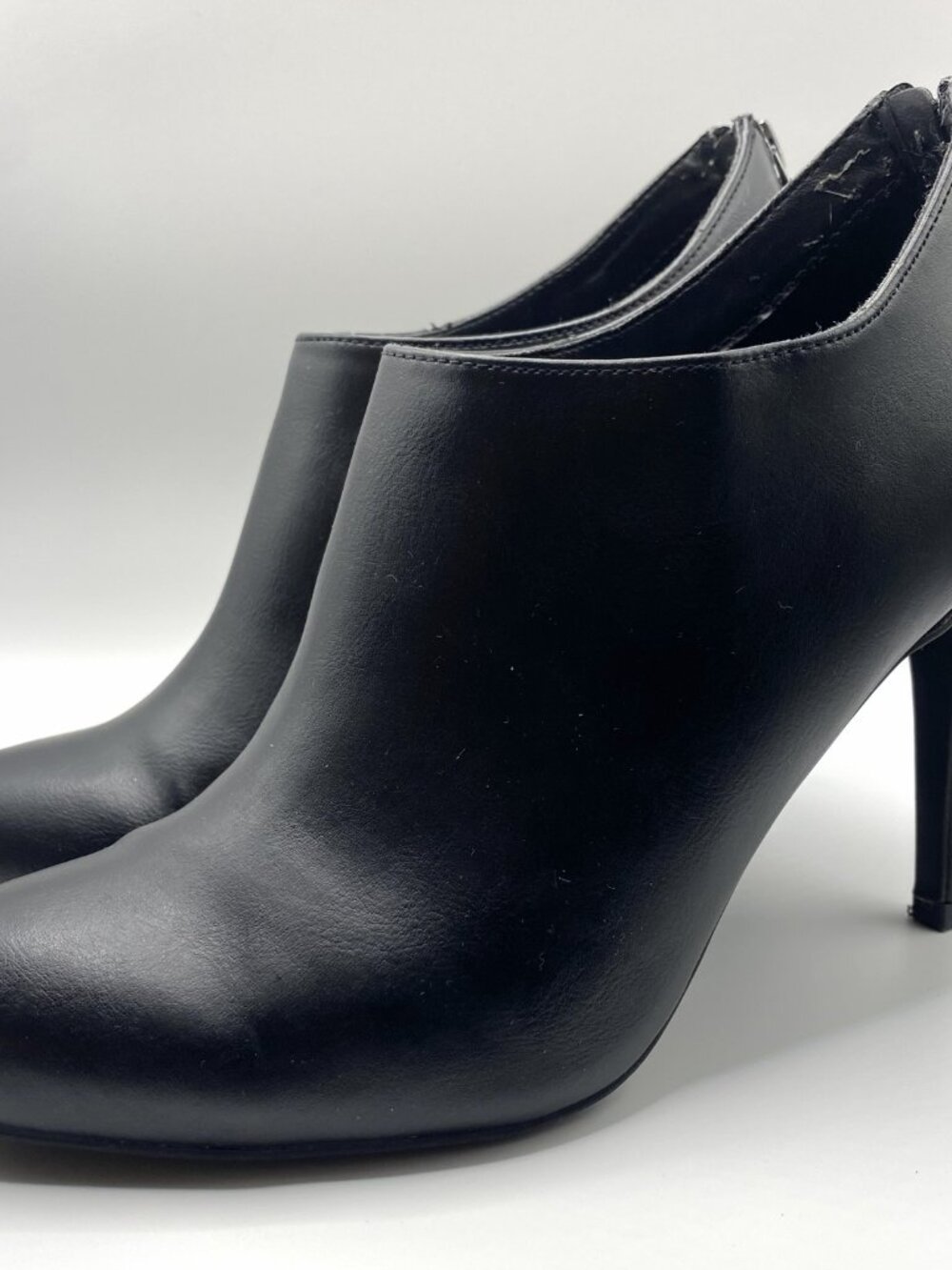 Kelly & Katie Black Ankle Heeled Zipper Boots 7.5M